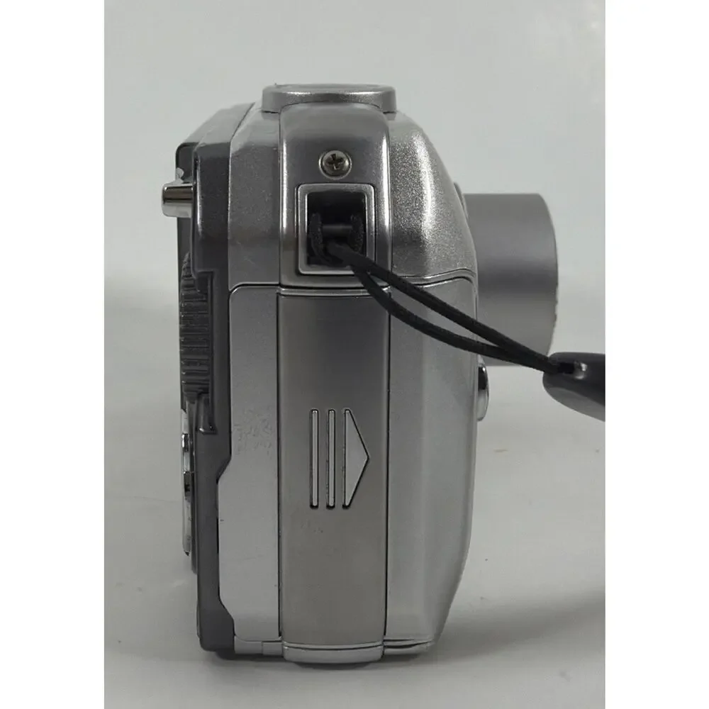 Olympus Stylus 800 8.0 MP Digital Camera w/ Charger & 1GB Card